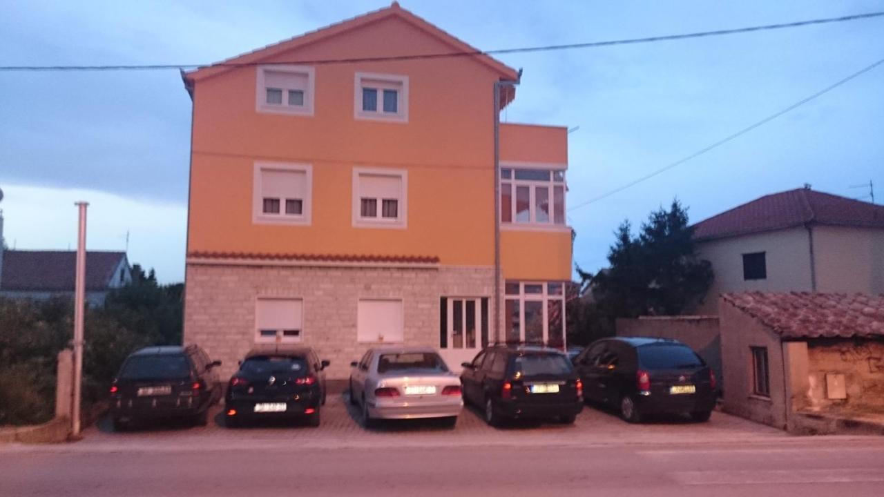 Apartments With A Parking Space Kastel Kambelovac, Kastela - 21645 Kaštela Exterior foto